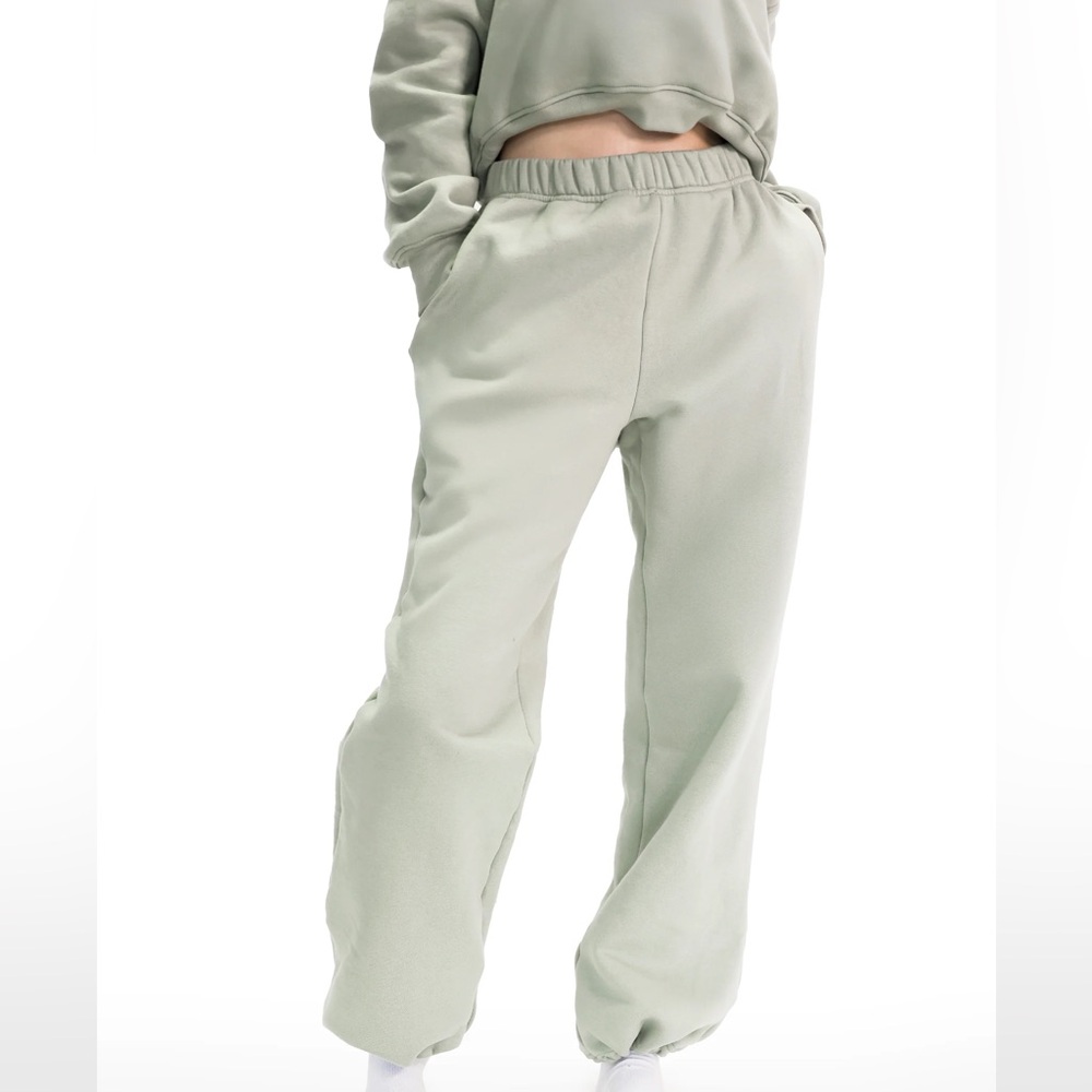 M. Fraise Go To Cinchable Sweatpants in Sage Green - Mia Maples